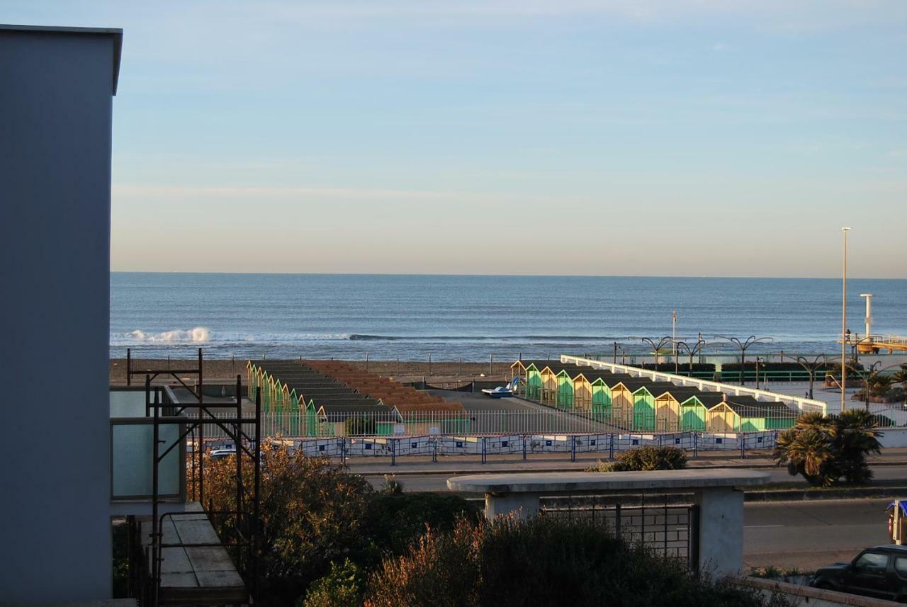 Ostia Loft Fronte Mare Apartment Exterior photo